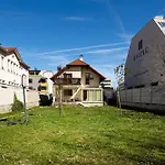 4-Bedroom House & Large Garden